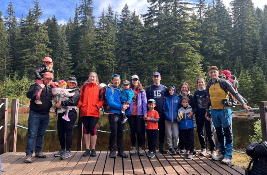 🥾 Dog Mountain Hike: Nature, Family and Community
